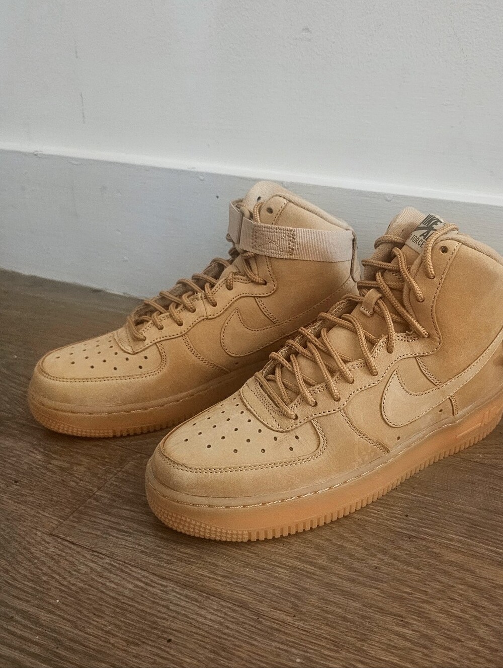 Nike Air Force 1 High LV8 Flax/Beige